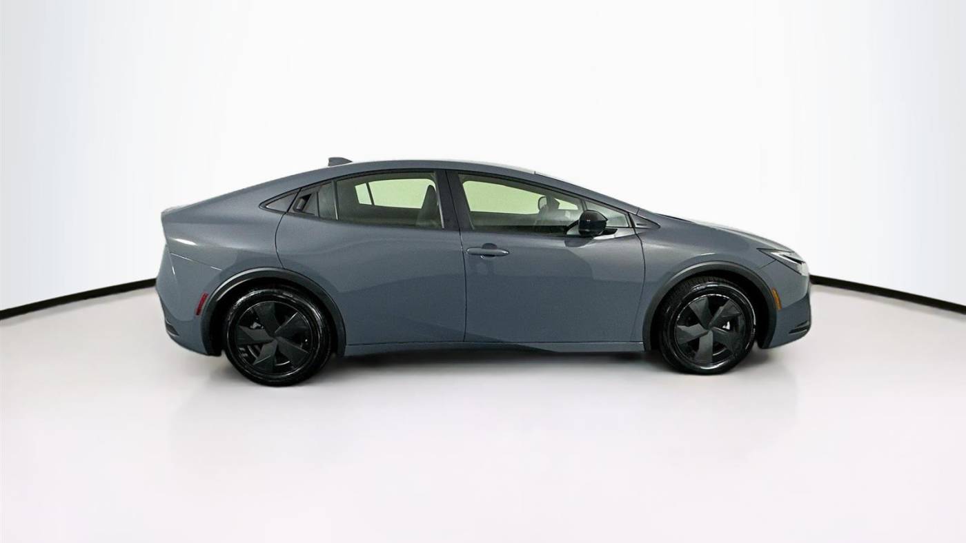 2023 toyota prius le