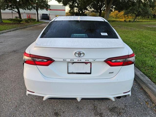 2022 toyota camry se