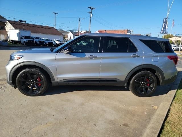 2022 ford explorer st