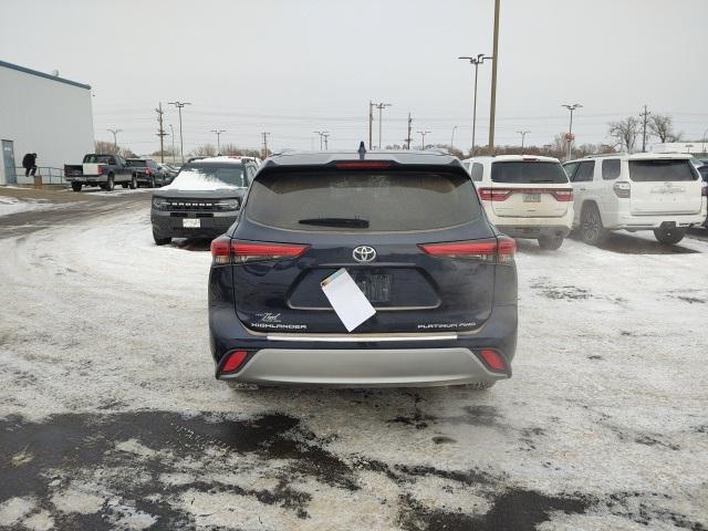 2021 toyota highlander platinum