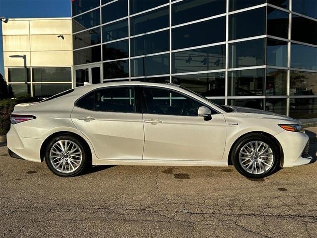 2018 toyota camry hybrid xle
