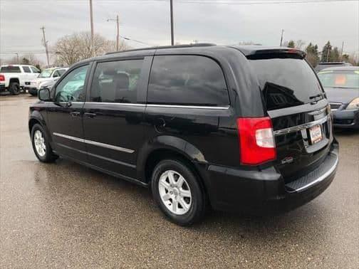 2012 chrysler town & country touring front-wheel drive lwb passenger van in kenosha, wisconsin