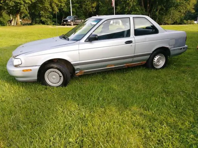 nissan b-13 1991 2 door coupe, runs