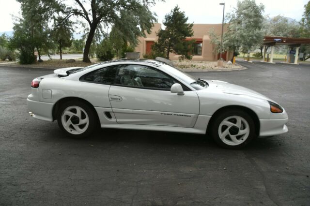 1992 dodge stealth rt twin turbo awd - dodge version of mitsubishi 3000gt vr4