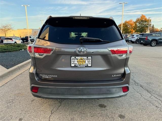 2016 toyota highlander le plus