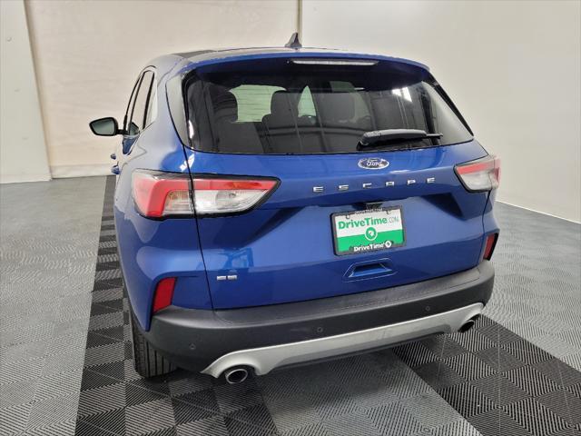 2022 ford escape se