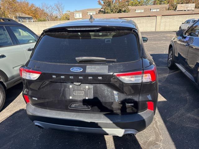 2020 ford escape se