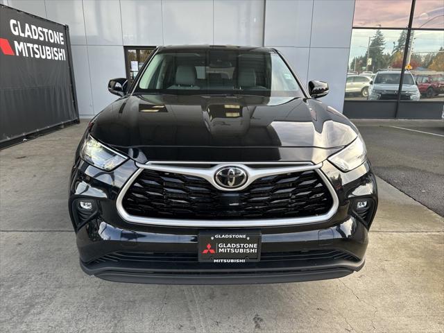 2022 toyota highlander le