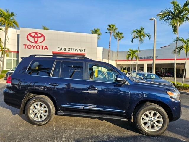 2020 toyota land cruiser base
