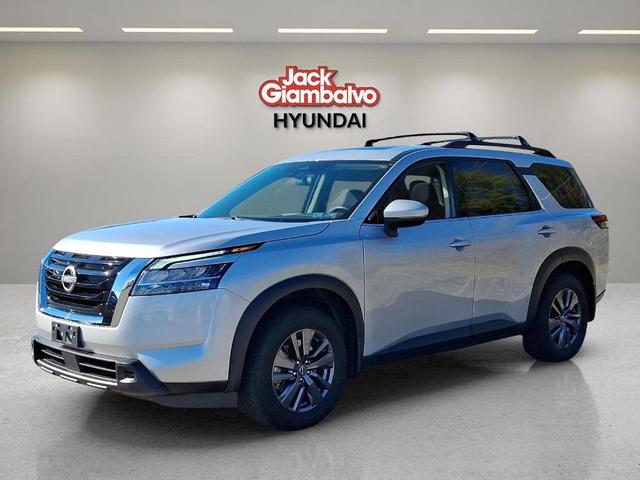 2022 nissan pathfinder sv