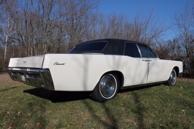 1966 lincoln continental in all around show condition