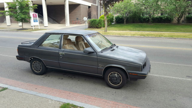 1983 renault alliance motor trend edition 2699/3000, plus many spare parts