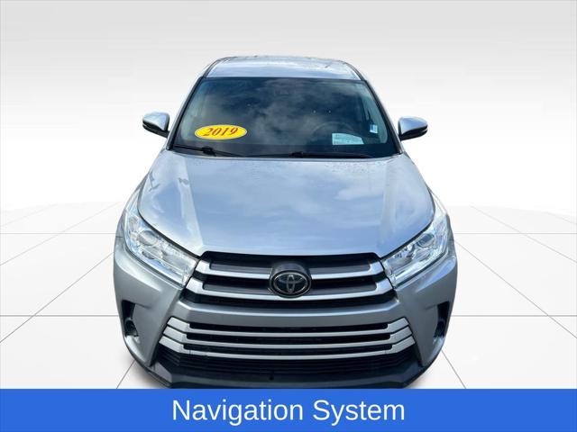 2019 toyota highlander le