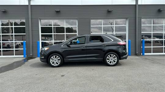 2022 Ford Edge titanium