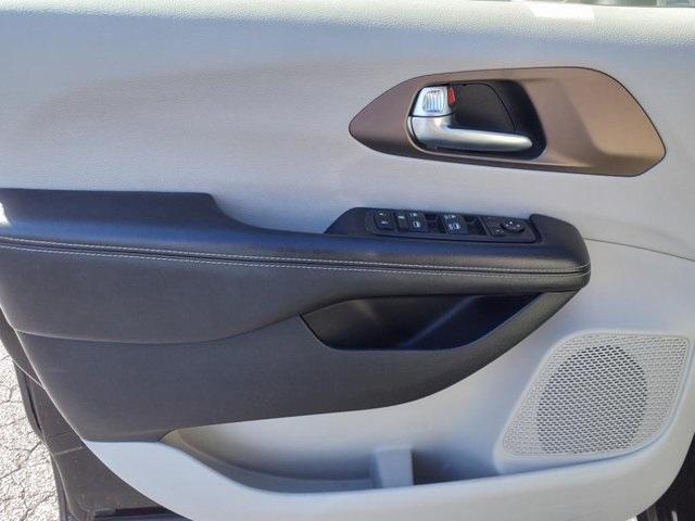 2021 chrysler voyager lxi
