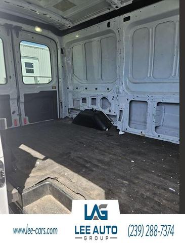 2017 ford transit-250 130 wb medium roof cargo
