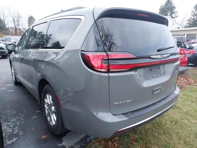 2022 chrysler pacifica touring-l