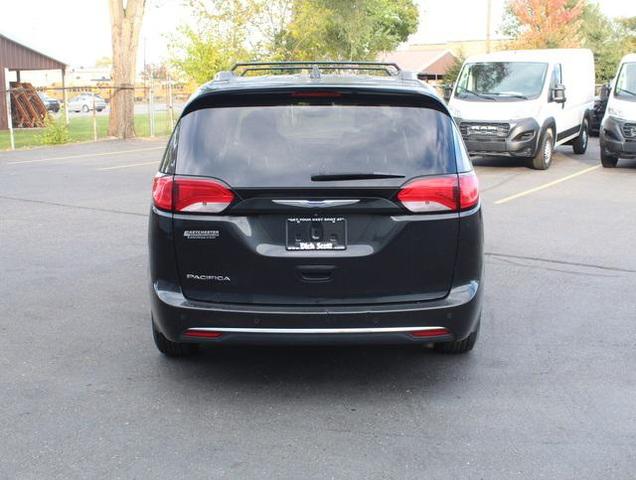 2018 chrysler pacifica touring-l