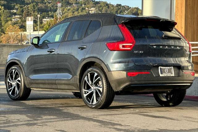 2022 volvo xc40 t5 r-design