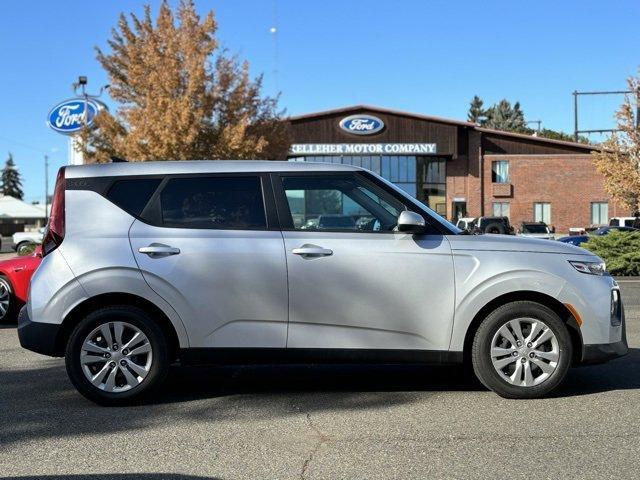 2021 kia soul lx