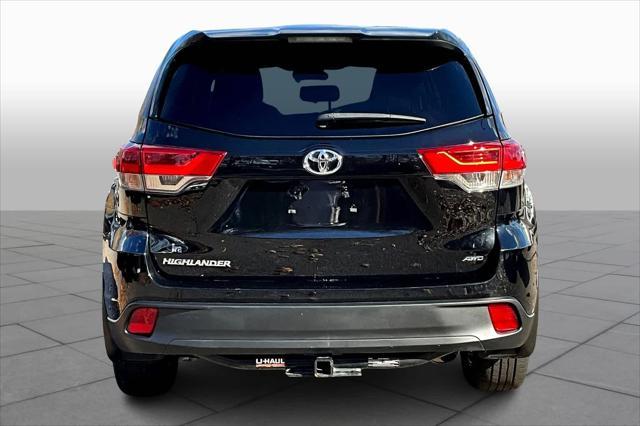 2018 toyota highlander le
