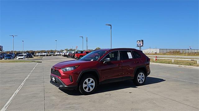 2021 toyota rav4 le