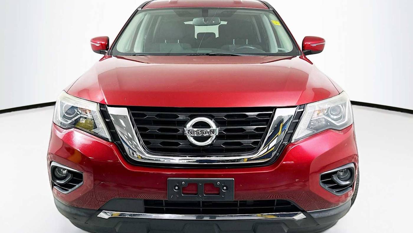2018 nissan pathfinder sv