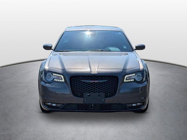2022 chrysler 300 s