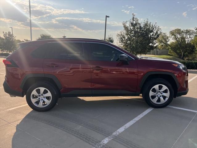 2021 toyota rav4 le
