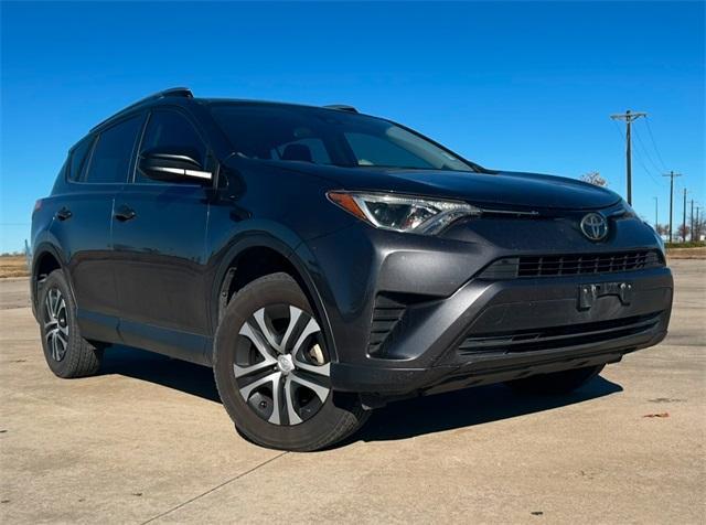 2018 toyota rav4 le