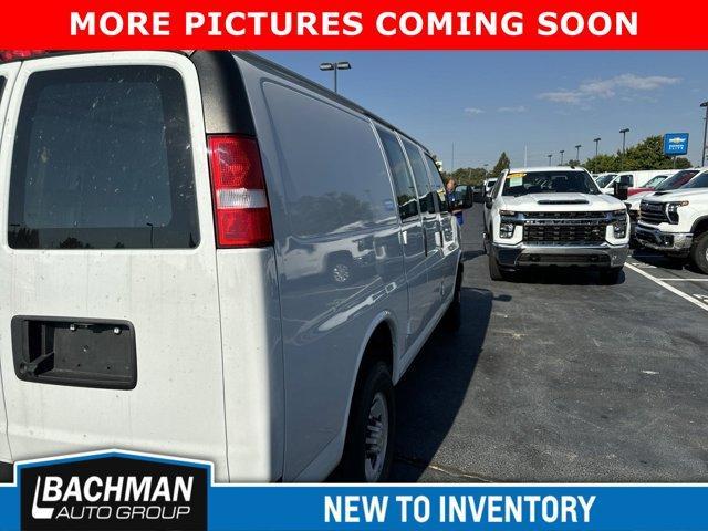 2022 chevrolet express 2500 work van