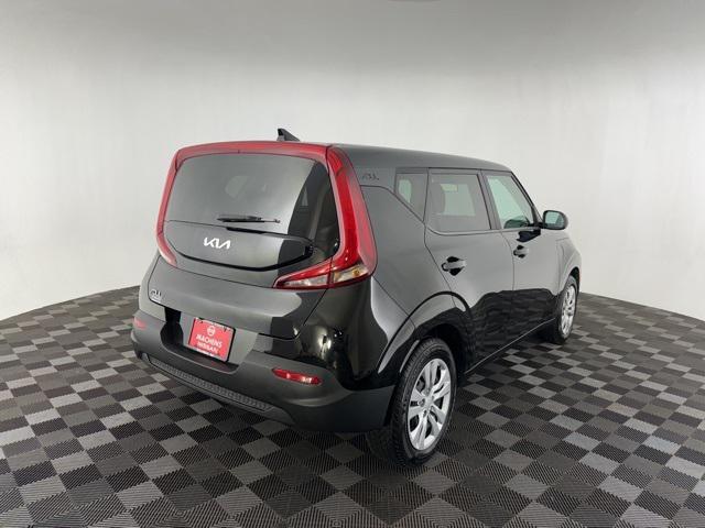 2022 kia soul lx
