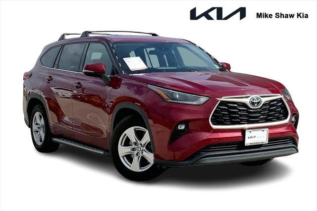 2021 toyota highlander le