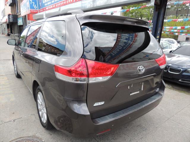 2014 toyota sienna le