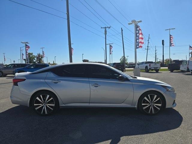 2019 nissan altima 2.0 sr