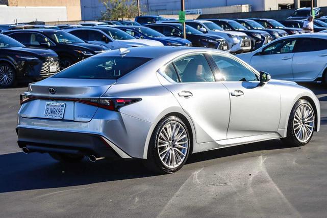 2023 lexus is 300 base