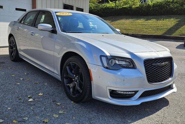 2022 chrysler 300 touring