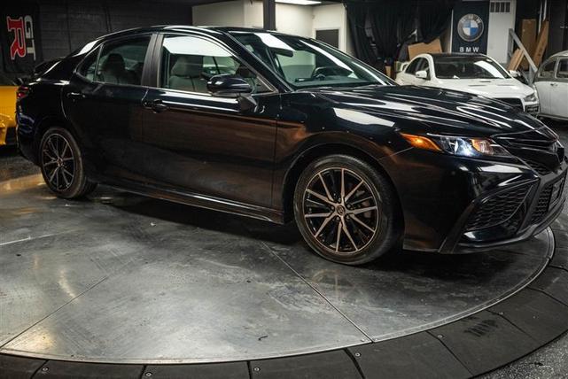 2023 toyota camry se