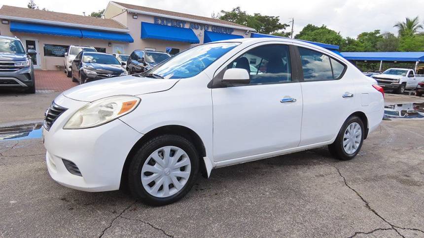 2012 nissan versa