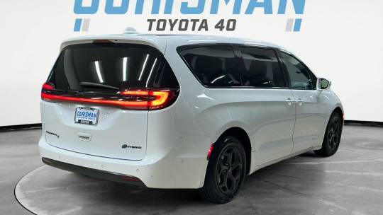 2022 Chrysler se