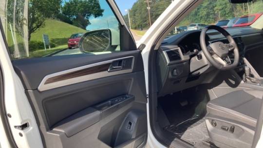 2021 volkswagen atlas se with technology