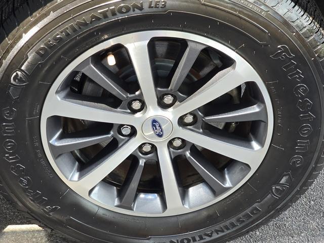 2019 ford expedition xlt