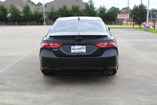 2024 toyota camry se nightshade