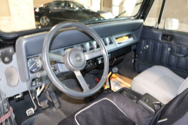 1992 jeep wrangler renegade! runs great!