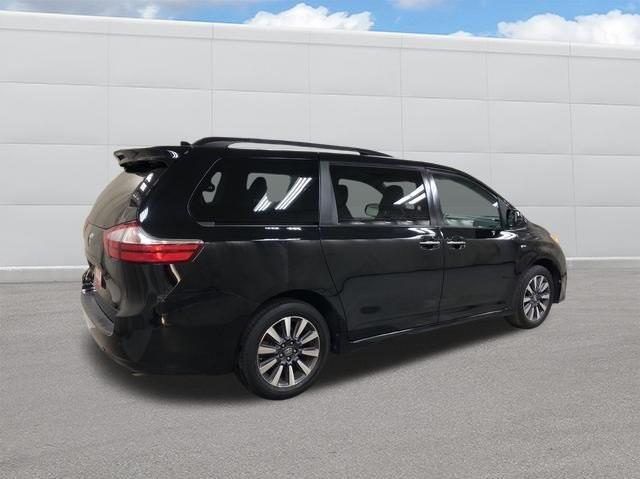 2019 toyota sienna xle