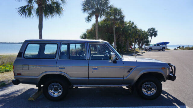 super clean 1990 toyota land cruiser fj62 rare collectible