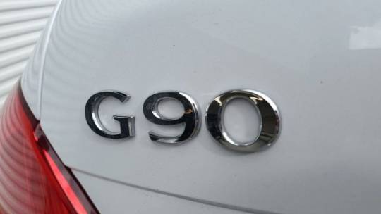 2018 Genesis G90