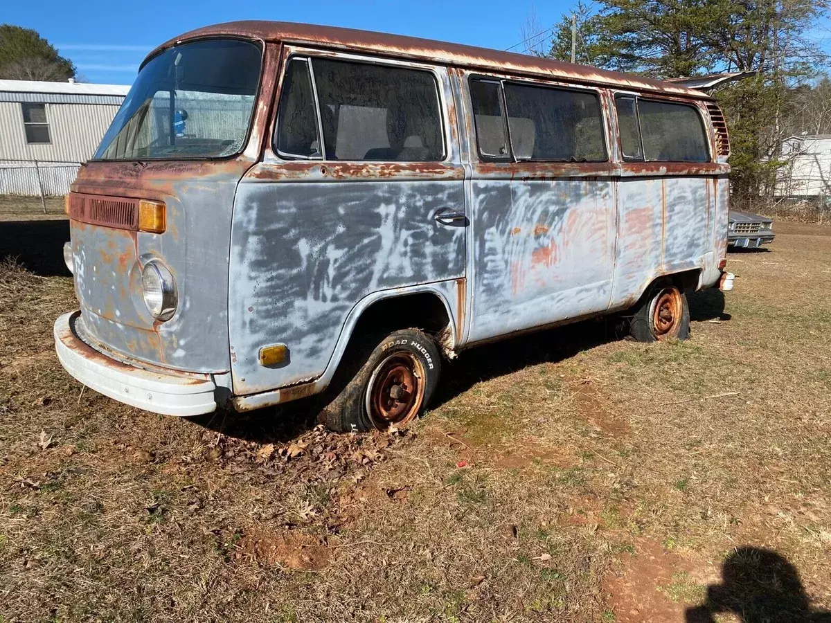 1973 volkswagen transporter orange rwd manual
