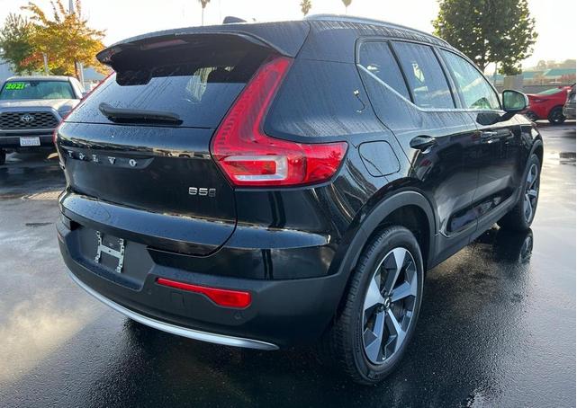 2023 volvo xc40 b5 plus bright theme