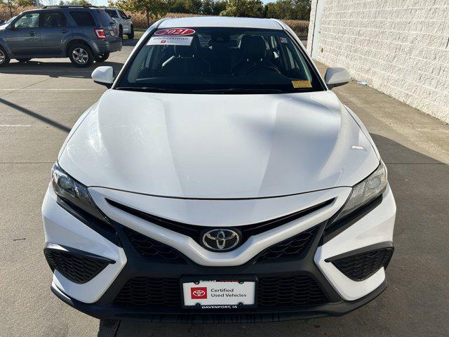 2021 toyota camry se